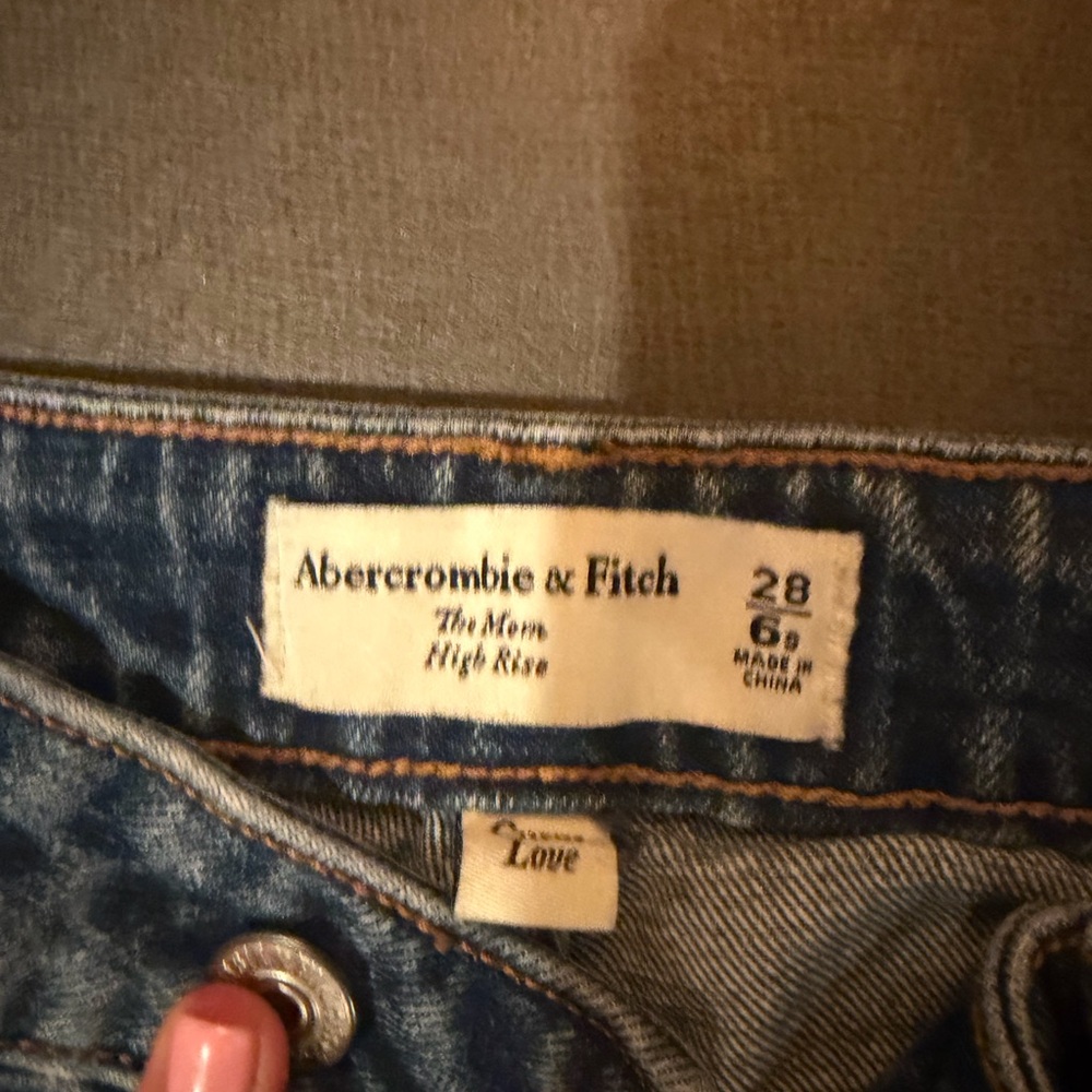 Abercrombie Mom Jeans - Picture 2 of 4